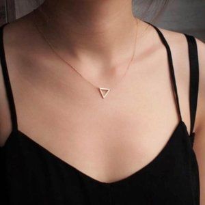 Dainty Triangle Necklace [Gold]